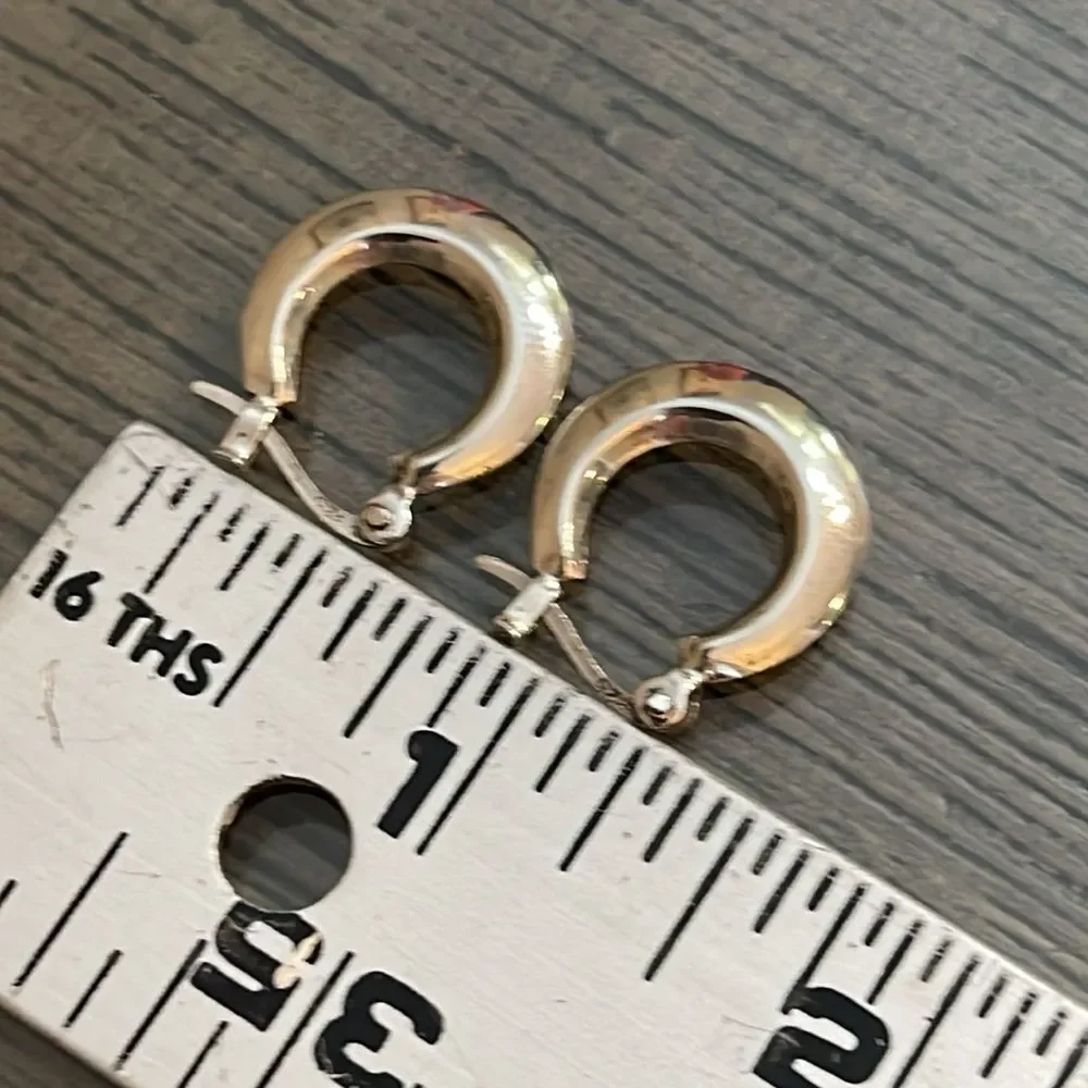 Vintage Sterling Silver Small Puffy Hoop Earrings